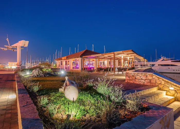 Marina Baotic Apartments